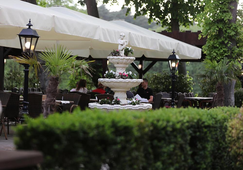 The Lakeside - Burghotel Zu Strausberg Luaran gambar